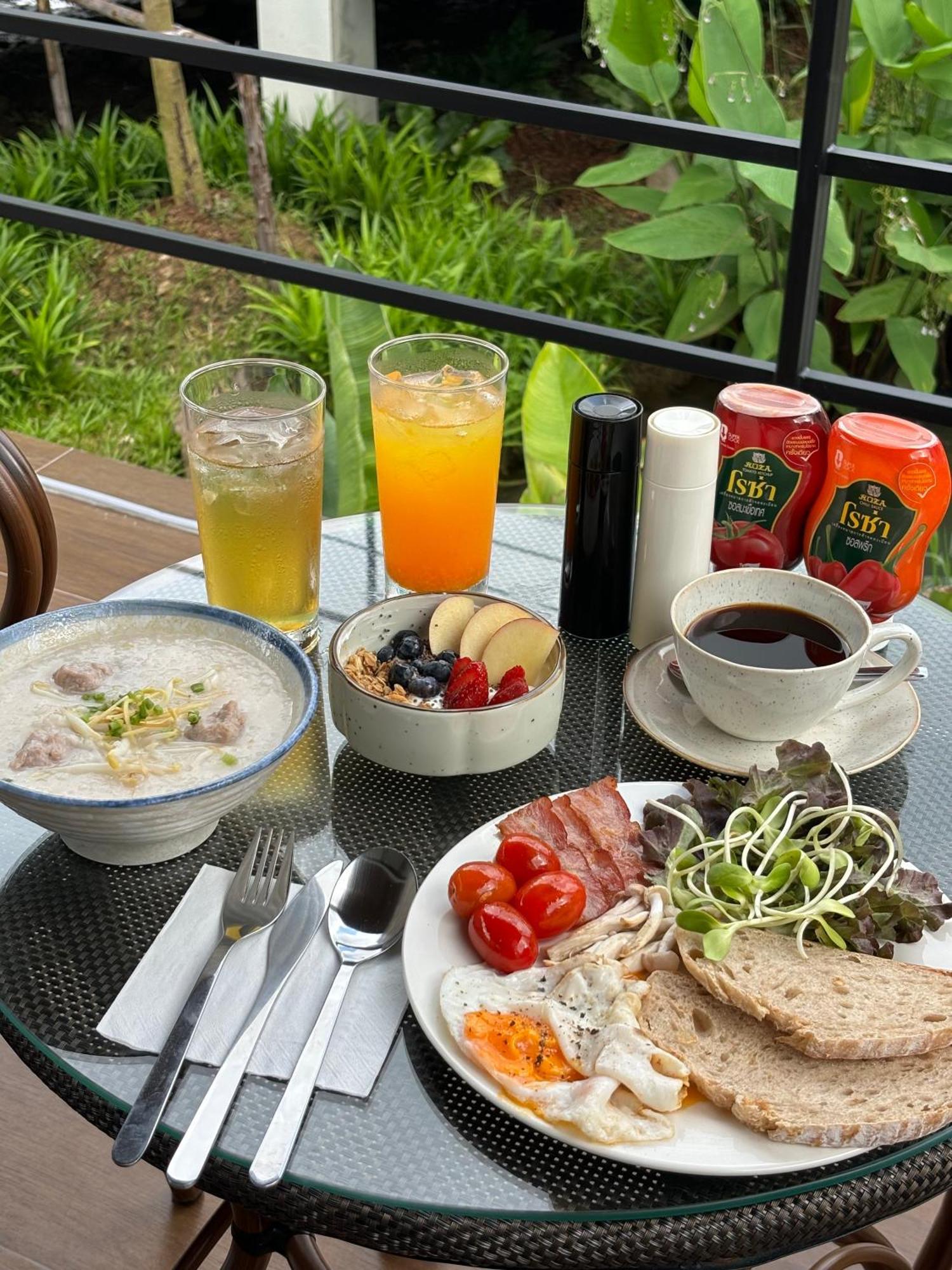 The Episode Boutique Hotel Surat Thani Bagian luar foto