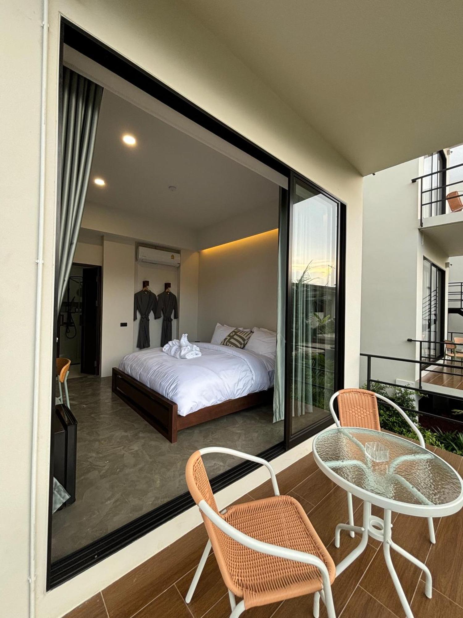 The Episode Boutique Hotel Surat Thani Bagian luar foto