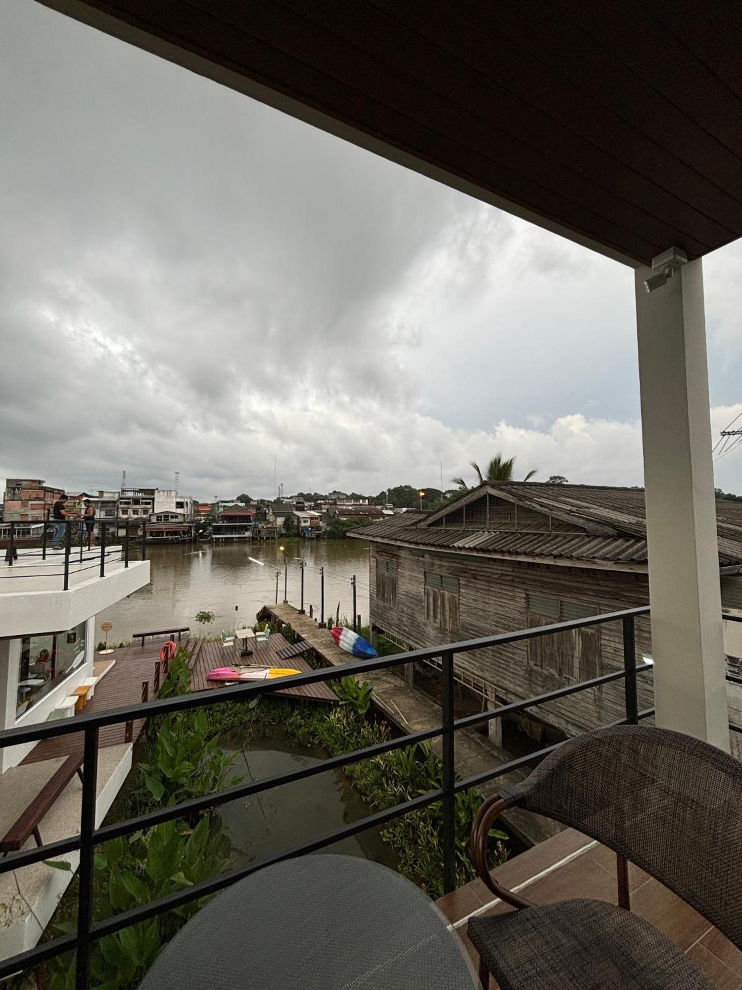 The Episode Boutique Hotel Surat Thani Bagian luar foto