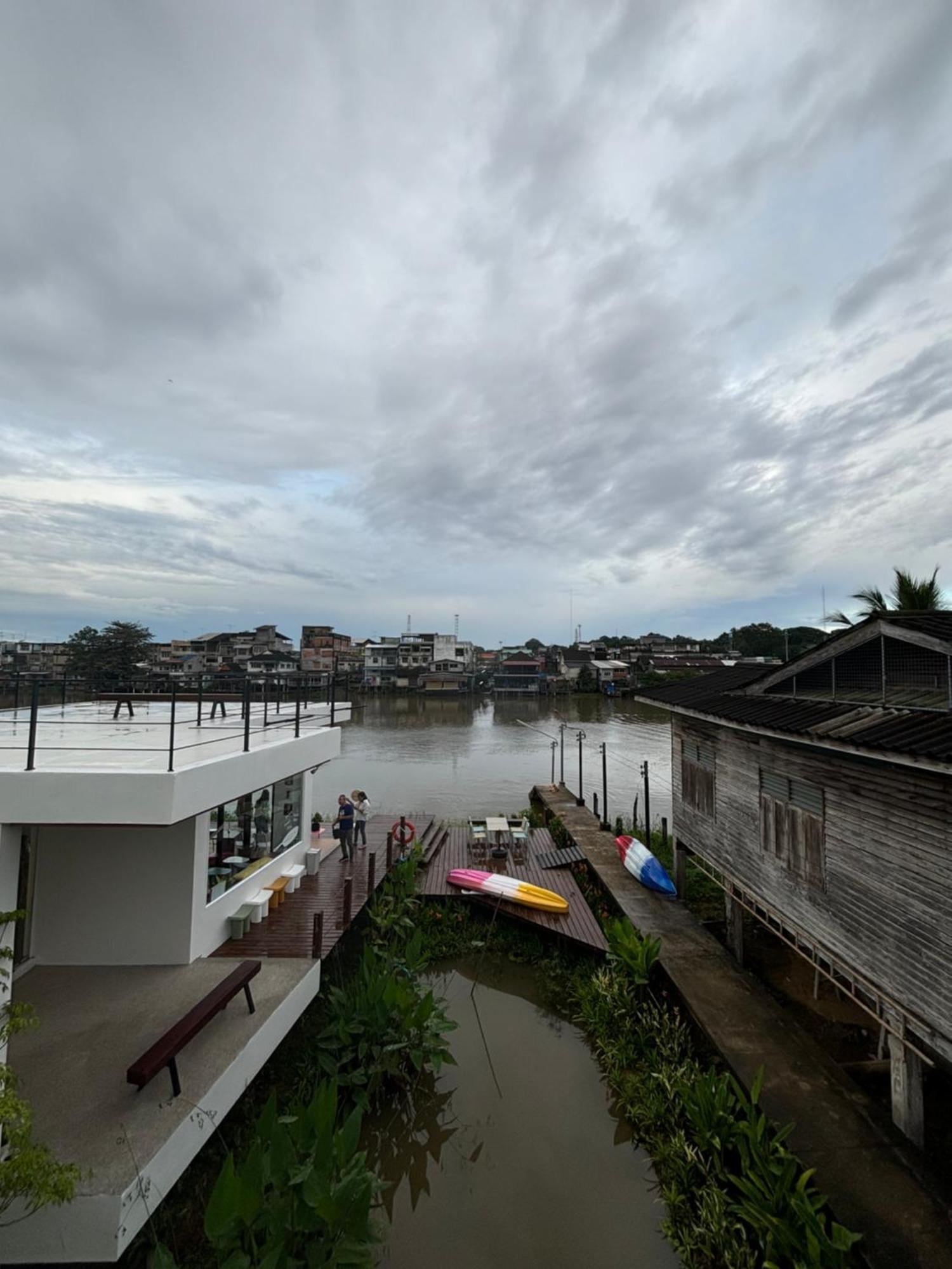 The Episode Boutique Hotel Surat Thani Bagian luar foto