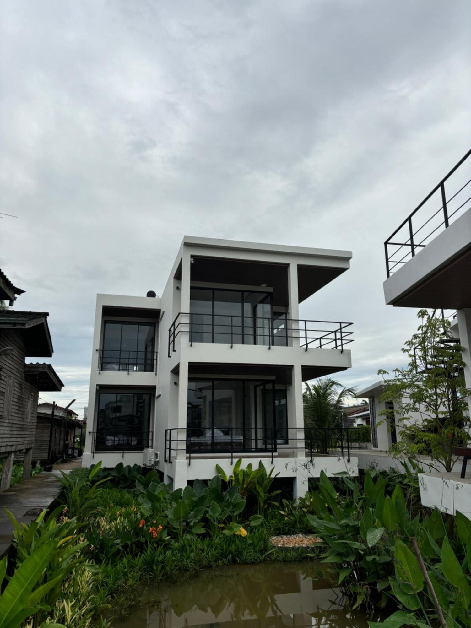 The Episode Boutique Hotel Surat Thani Bagian luar foto